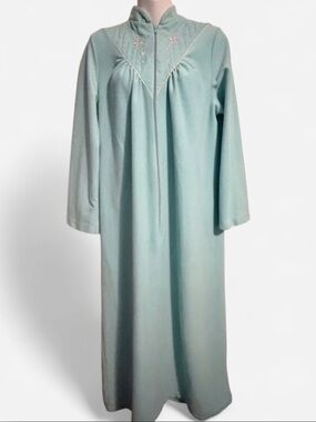 Vtg Carriage Court Sea Foam Blue-Green Zip Up Robe, Sz Medium